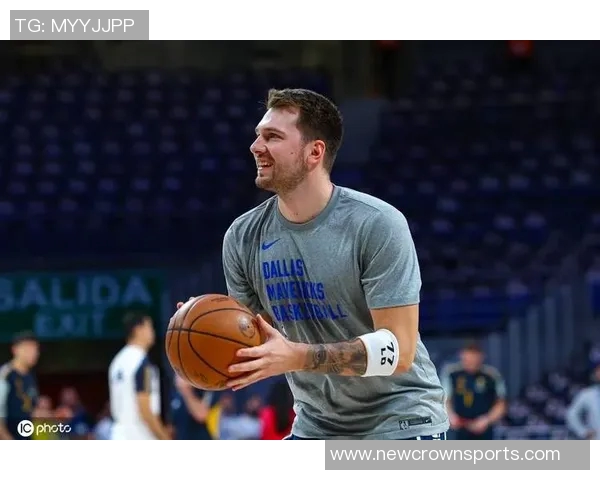 东契奇强调季前赛缺乏对抗性为常规赛成功奠定基础的重要性 东契奇强调季前赛缺乏对抗性为常规赛成功奠定基础的重要性