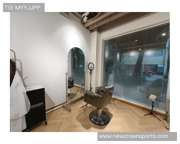 专属发型师分享为费尔明加维巴德吉亚马尔理发的独特体验与感受 专属发型师分享为费尔明加维巴德吉亚马尔理发的独特体验与感受