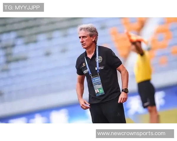 克罗宁执教多年未能带队进季后赛球迷呼吁更换主帅引发热议