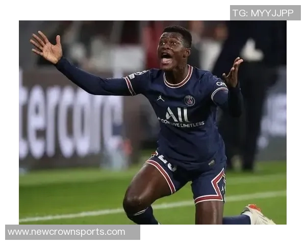 努诺门德斯任意球惊艳全场法甲官方称其为世界最佳左后卫